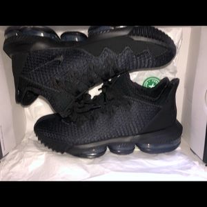 Lebron 16 Triple Black